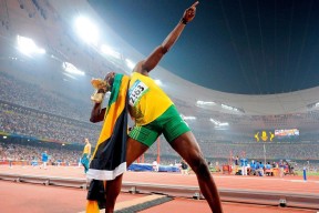 爱游戏体育平台-詹姆斯数据爆表湖人继续刷新纪录，詹姆斯在湖人队的得分